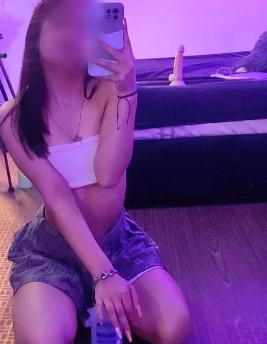 Kimberly, 23
