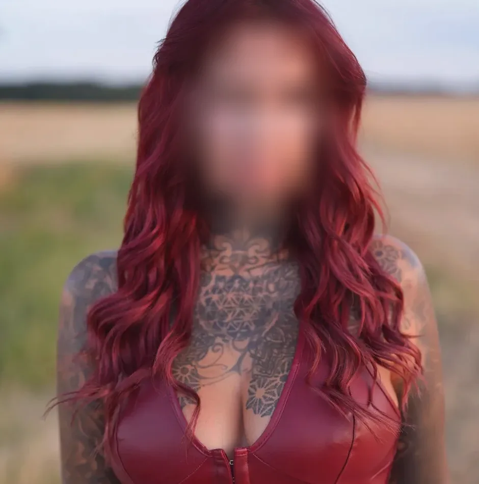 Lynn, 37